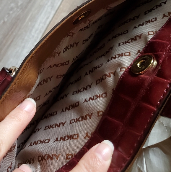 Large DKNY red croc satchel - Picture 8 of 13